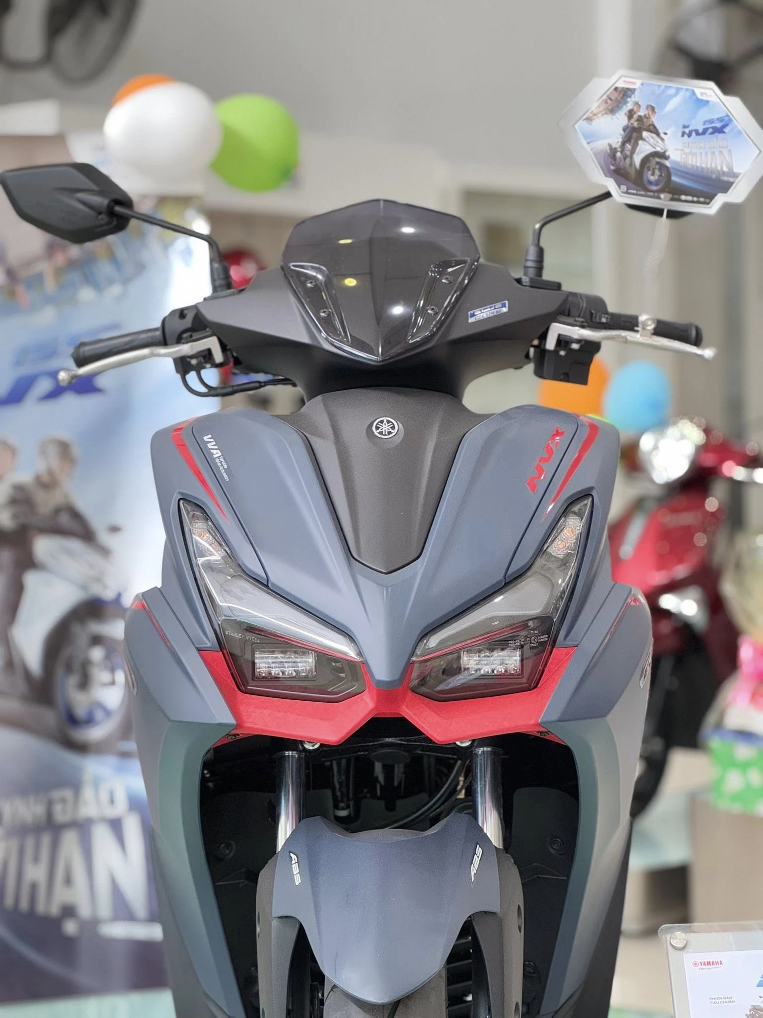 He thong Yamaha Town Huu Nghia dang co san Yamaha NVX V3 mau xam 4