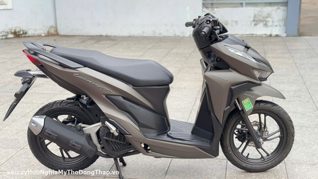 Honda Vario 150 smartkey - màu Vàng Cát