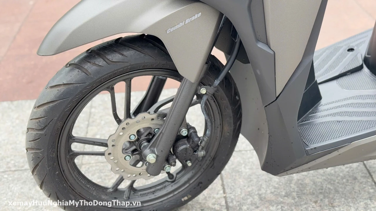 Honda Vario 150 smartkey - màu Vàng Cát (10) Honda Vario 150 smartkey mau Vang Cat 10