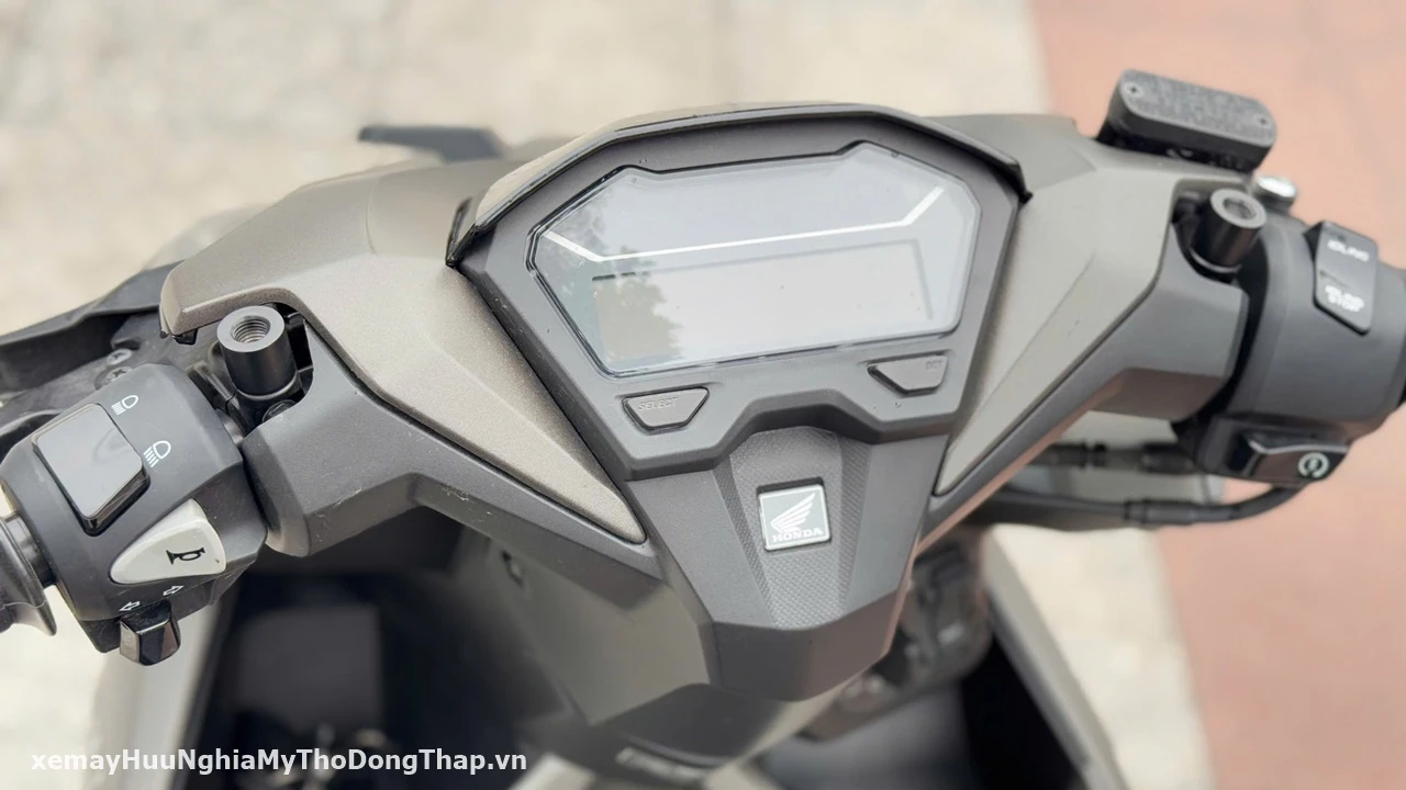 Honda Vario 150 smartkey - màu Vàng Cát (2) Honda Vario 150 smartkey mau Vang Cat 2