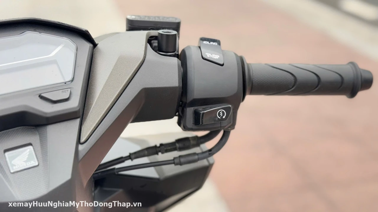 Honda Vario 150 smartkey - màu Vàng Cát (7) Honda Vario 150 smartkey mau Vang Cat 7