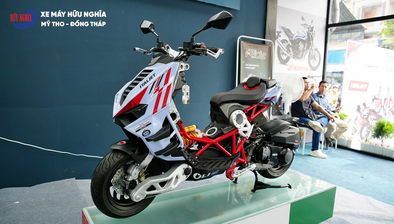 Italjet Dragster 300 Gresini Edition 26 Italjet Dragster 300 Gresini Edition xe may Huu Nghia My Tho Dong Thap 41