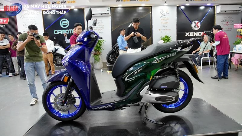 Chỉ 200 xe mỗi cấu hình: Điều gì khiến SH150i Super Vetro 2 in 1 trở nên đặc biệt? 7 Honda SH150i Italy Super Vetro 2 in 1 17