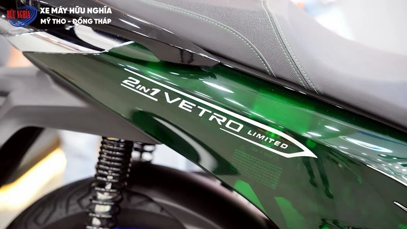 Cận cảnh Honda SH150i Italy Super Vetro 2 in 1: Chi tiết hai sắc xanh trên từng đường nét 4 Honda SH150i Italy “Super Vetro 2 in 1”