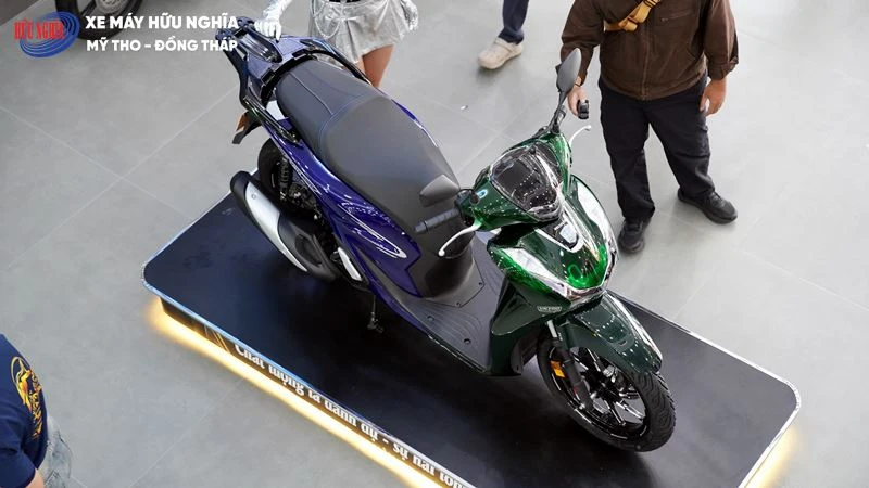 Cận cảnh Honda SH150i Italy Super Vetro 2 in 1: Chi tiết hai sắc xanh trên từng đường nét 8 Honda SH150i Italy “Super Vetro 2 in 1”