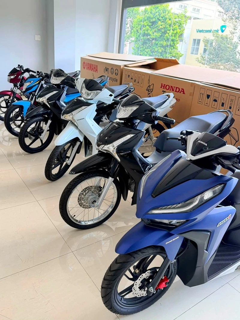 Honda SH Ý, Honda Dream và Honda Vario với nhiều phiên bản, màu sắc về Trung Tâm Hữu Nghĩa 9 Honda SH Y Honda Dream va Honda Vario voi nhieu phien ban mau sac ve Trung Tam Huu Nghia 5