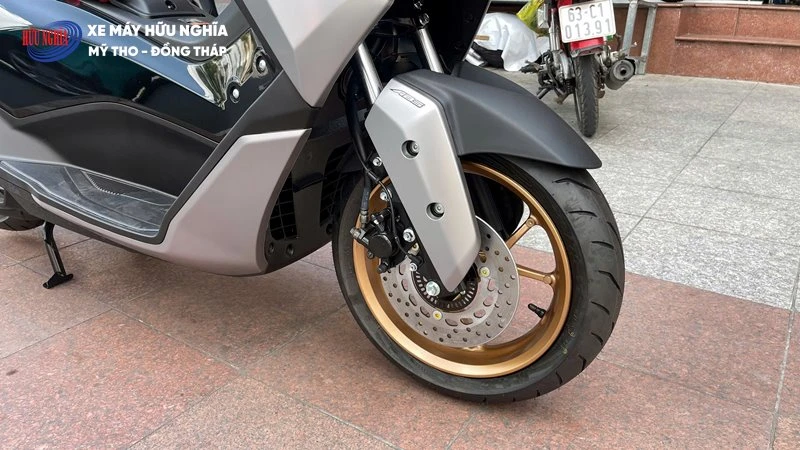 Yamaha NMAX 155 giảm ngay 10 triệu: Cơ hội sở hữu Maxi-Scooter thể thao với giá hấp dẫn 5 YAMAHA NMAX 155 dang giam ngay 1 trieu khi mua xe tai Yamaha Town Huu Nghia 11