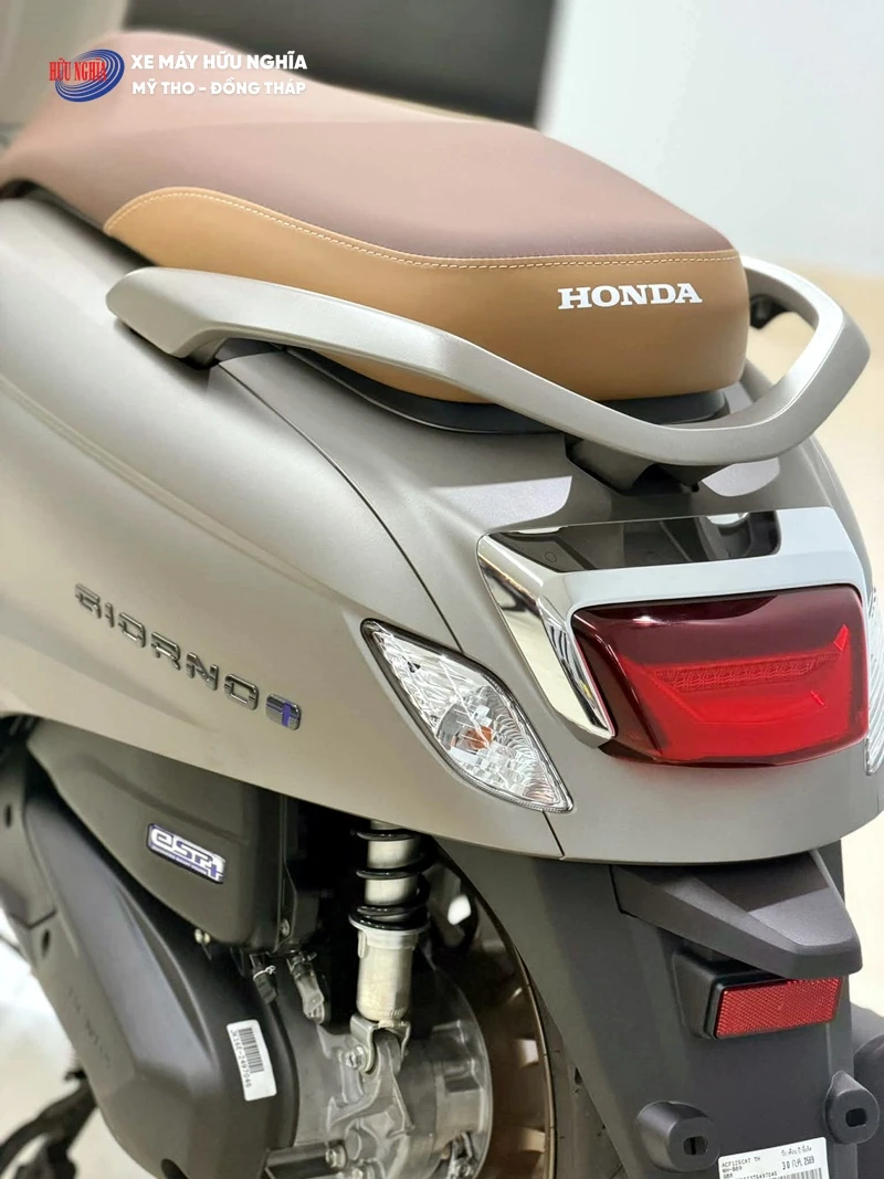 Honda Giorno 125+ nhập khẩu Thái Lan – Xe tay ga đẳng cấp dành cho người biết chơi xe 10 Honda Giorno 125 nhap khau Thai Lan – Xe tay ga dang cap danh cho nguoi biet choi xe 1