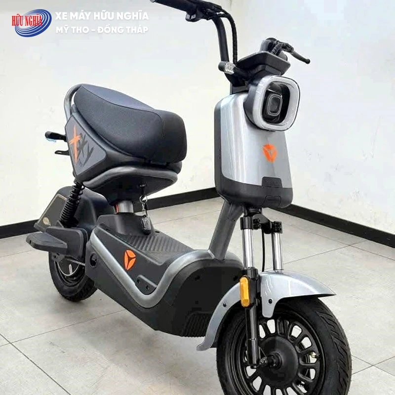 YADEA X-SKY – Mua xe điện cho con đi học, ba mẹ nên chọn chiếc xe đẹp, bền bỉ, tiết kiệm và đặc biệt phải chú trọng an toàn! 15 YADEA X SKY – Mua xe dien cho con di hoc ba me nen chon chiec xe dep ben bi tiet kiem va dac biet phai chu trong an toan 11
